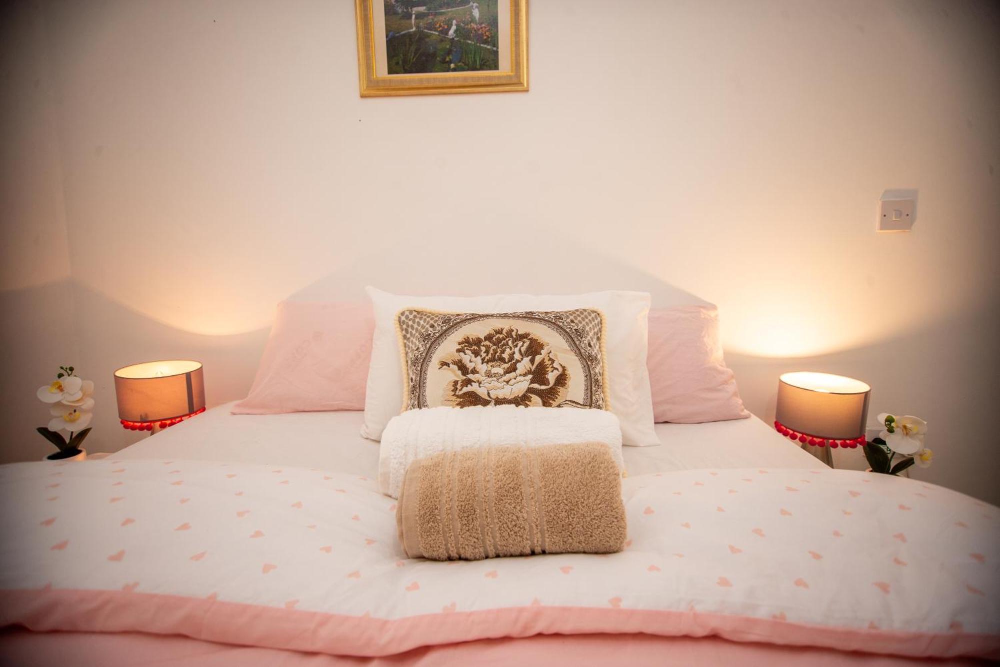 Modern 4 Bed Gillingham House, Centre * Gillingham (Kent)