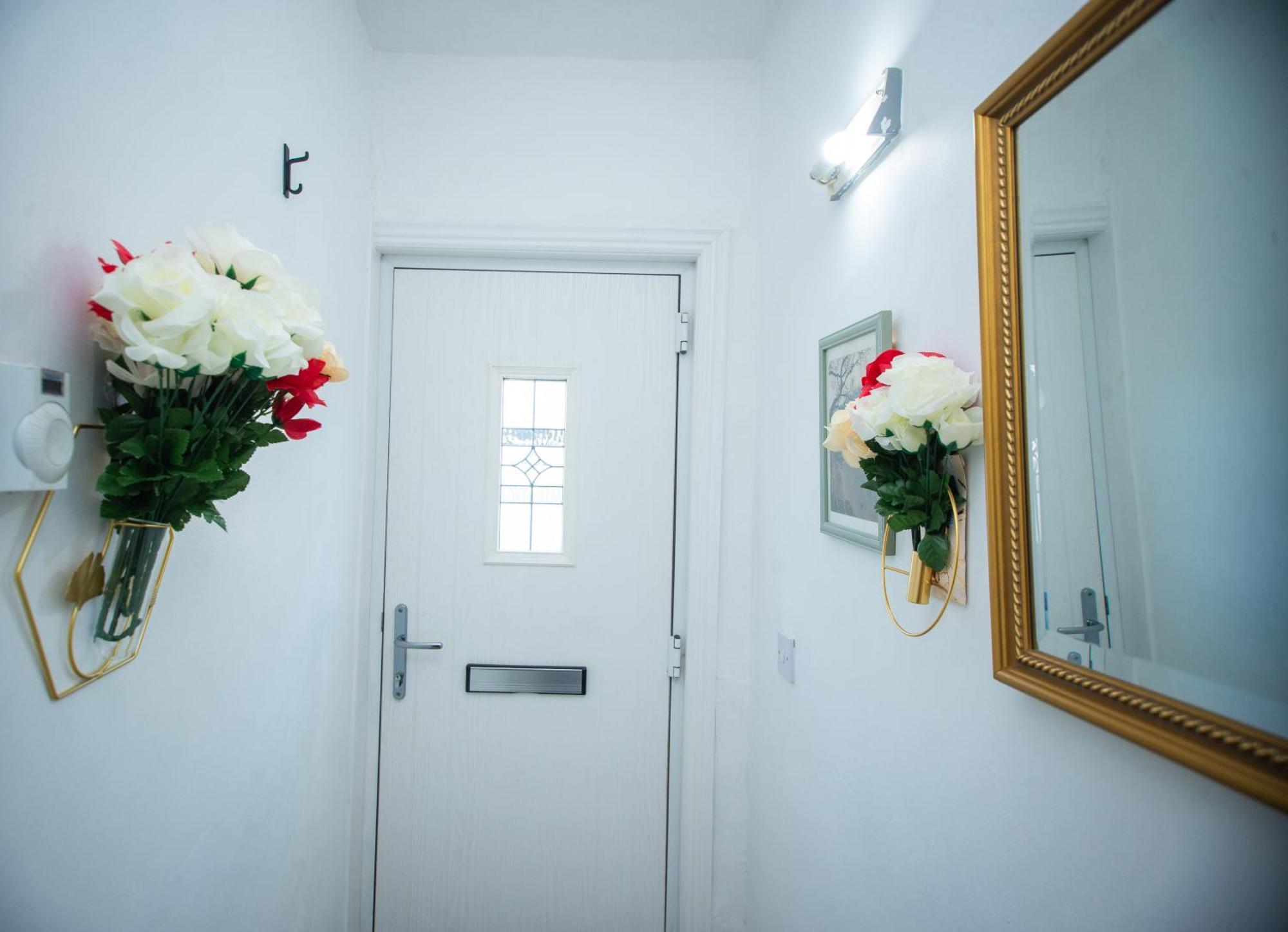 Modern 4 Bed Gillingham House, Centre * Gillingham (Kent)