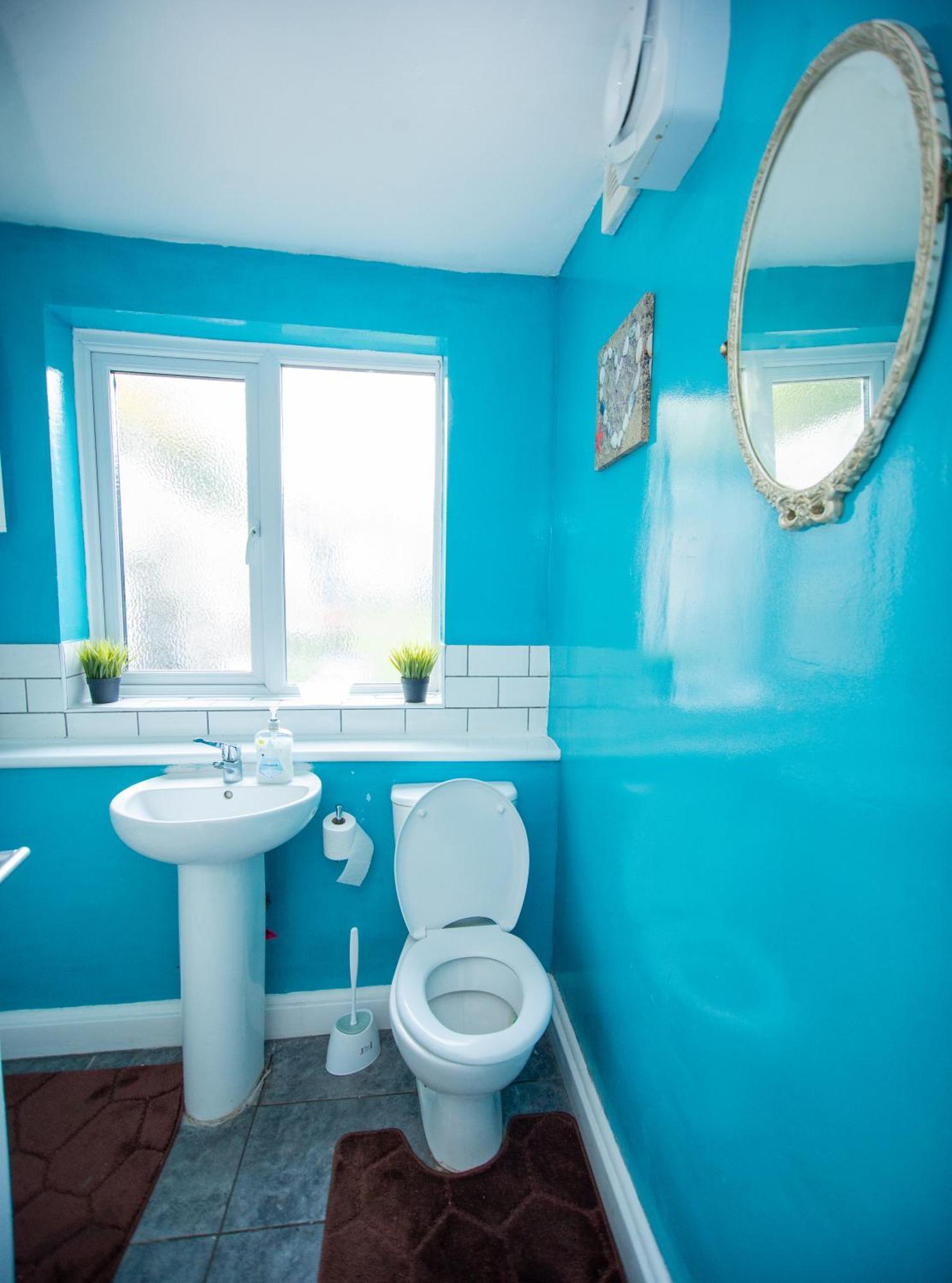 Modern 4 Bed Gillingham House, Centre Gillingham (Kent)